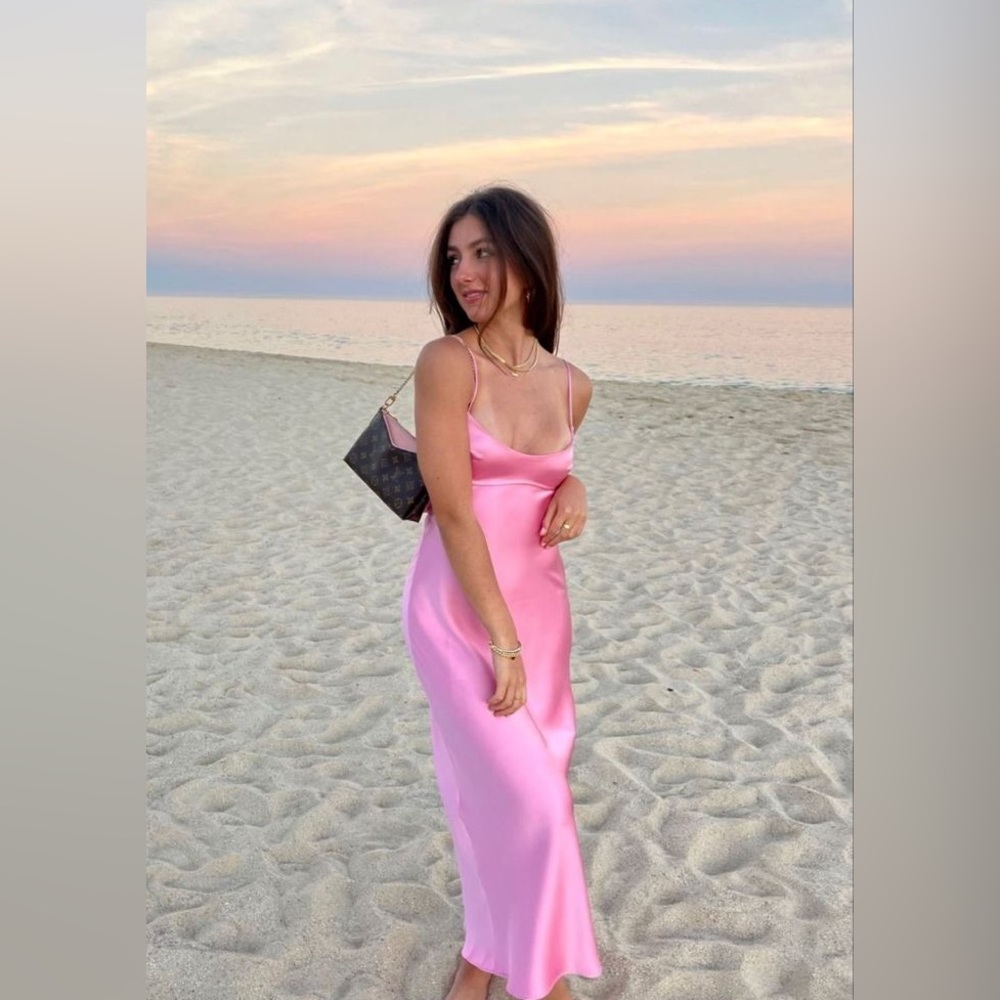 Viral Zara satin effect cutout dress! In pink